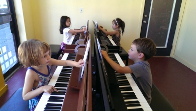 幼儿钢琴集体课程