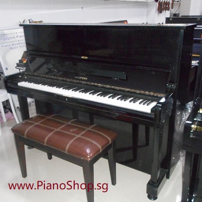 HYUNDAI U832立式钢琴，黑色，10年