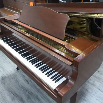 YAMAHA G1 baby grand piano, rose wood, 20+ years