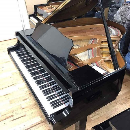 YAMAHA GP1 Baby Grand Piano, Black, Japan made